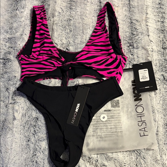 Fashion Nova Other - NWT Fashion Nova Vibrant Pink and Black Bikini Set